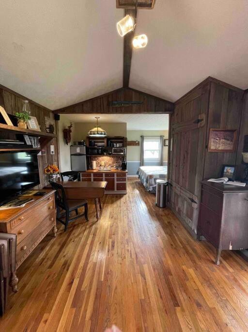 Bourbon Trail Cabin On The Farm Lawrenceburg Exterior photo